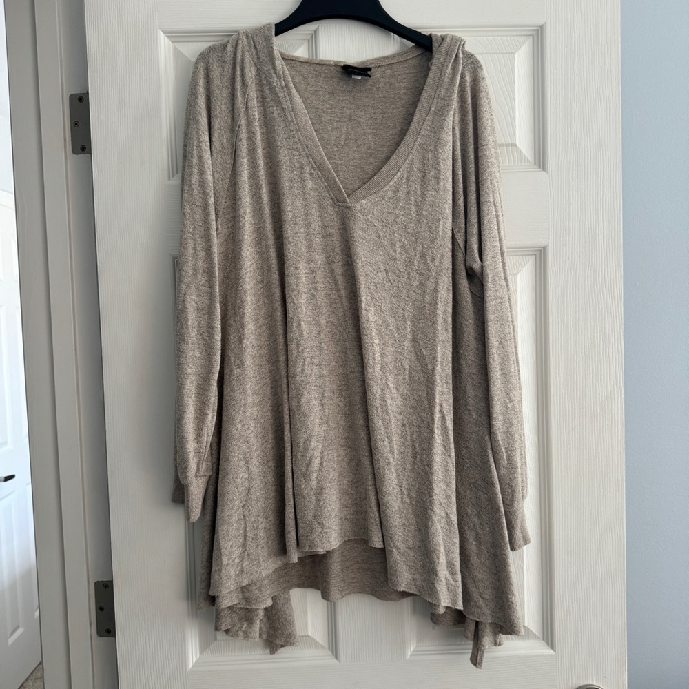Women's Taupe V-Neck Pullover Top